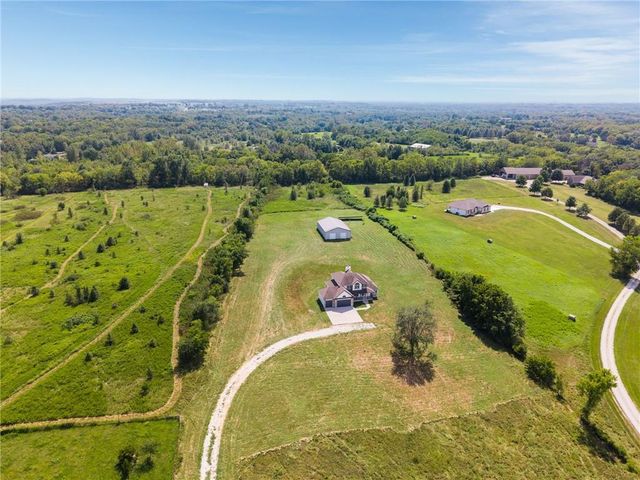 1910 600th Road, Kingsville, MO 64061