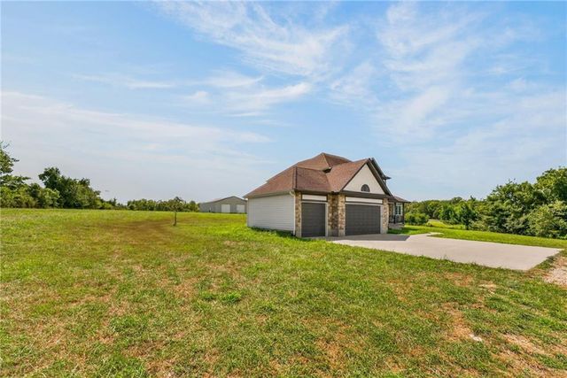 1910 600th Road, Kingsville, MO 64061