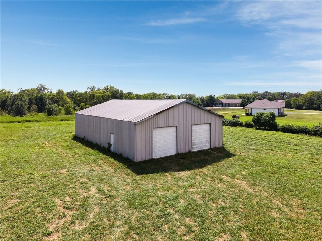 1910 600th Road, Kingsville, MO 64061