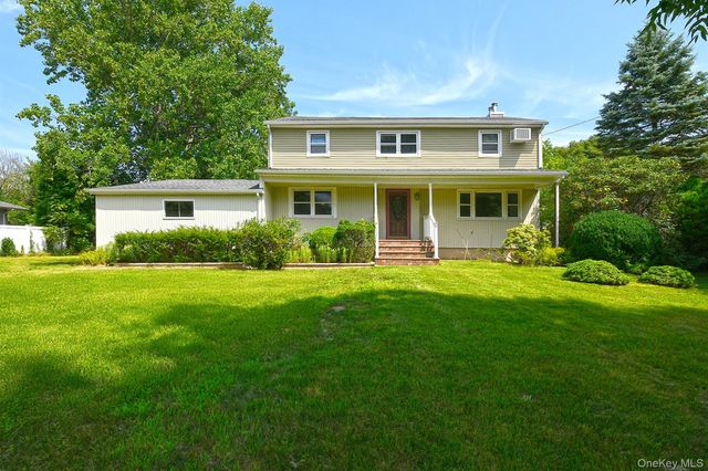 6 Duquesne Drive, Greenlawn, NY 11740