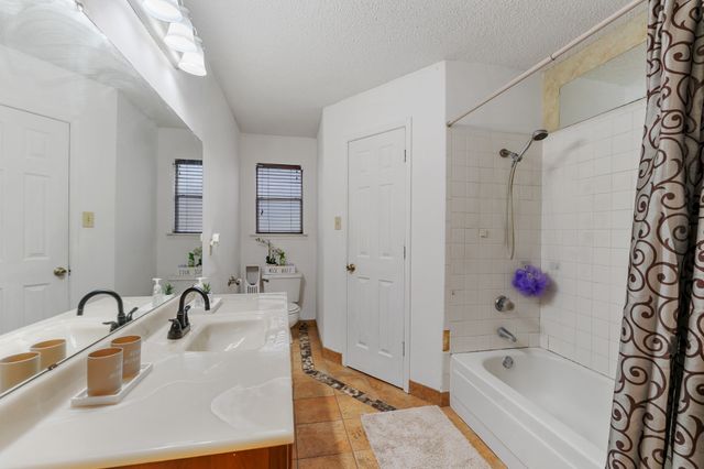 621 Royal Valley Road, Grand Prairie, TX 75052