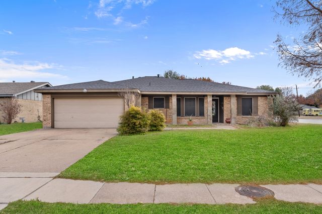 621 Royal Valley Road, Grand Prairie, TX 75052