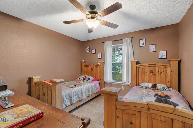 621 Royal Valley Road, Grand Prairie, TX 75052