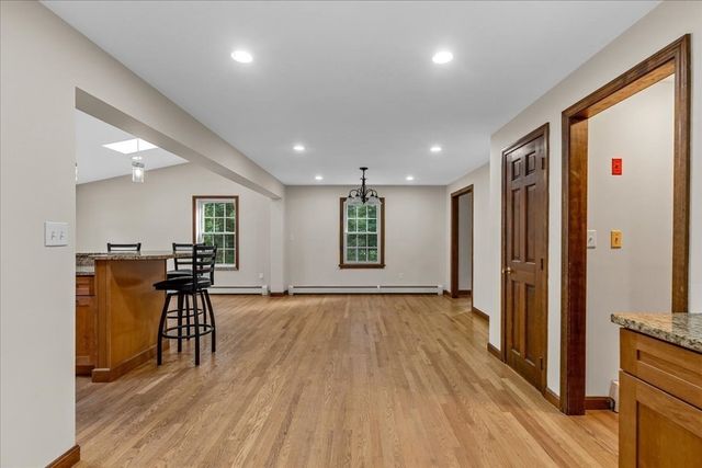 6 Holloway Brook Rd, Lakeville, MA 02347