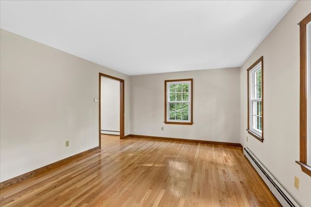 6 Holloway Brook Rd, Lakeville, MA 02347