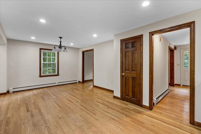 6 Holloway Brook Rd, Lakeville, MA 02347
