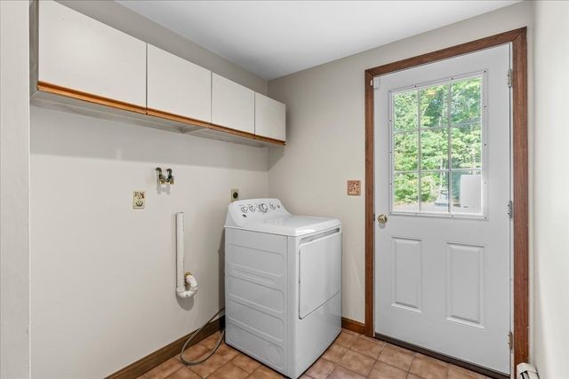 6 Holloway Brook Rd, Lakeville, MA 02347