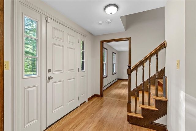 6 Holloway Brook Rd, Lakeville, MA 02347
