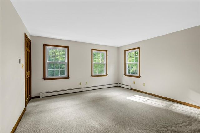 6 Holloway Brook Rd, Lakeville, MA 02347