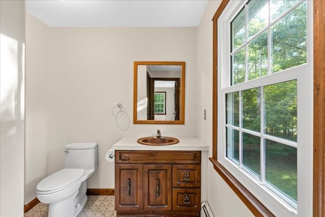 6 Holloway Brook Rd, Lakeville, MA 02347