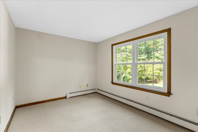 6 Holloway Brook Rd, Lakeville, MA 02347