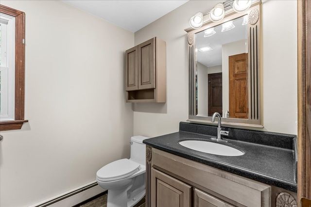 6 Holloway Brook Rd, Lakeville, MA 02347