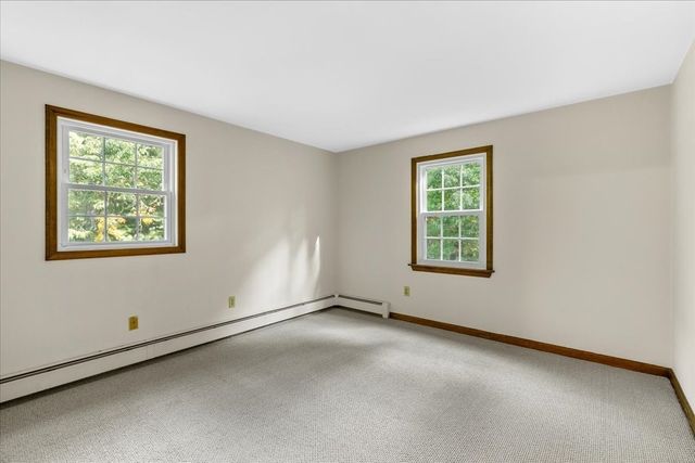 6 Holloway Brook Rd, Lakeville, MA 02347