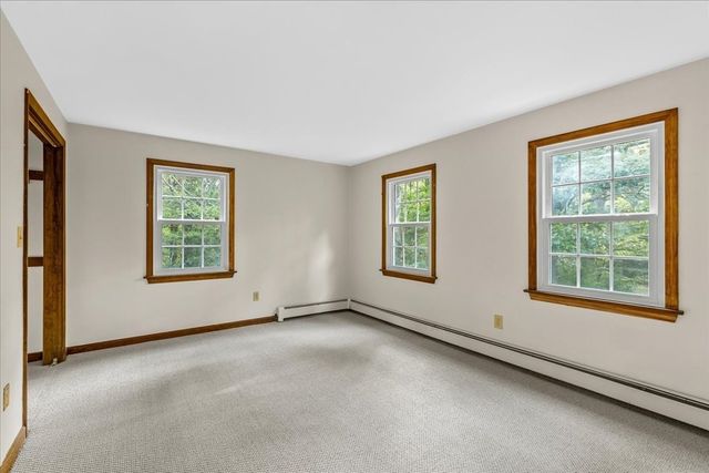 6 Holloway Brook Rd, Lakeville, MA 02347