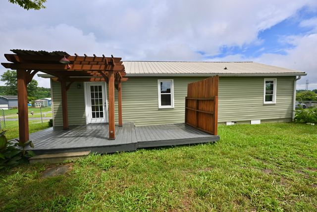 1025 Hawk Street NE, Cleveland, TN 37311