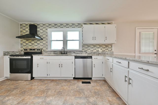 1025 Hawk Street NE, Cleveland, TN 37311
