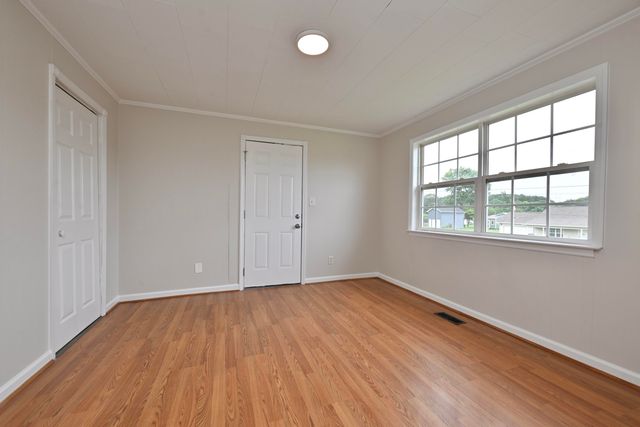 1025 Hawk Street NE, Cleveland, TN 37311