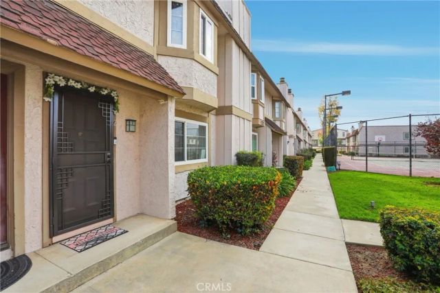 1252 N Citrus 2, Covina, CA 91722