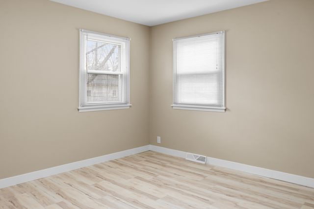 316 8th Avenue, Camanche, IA 52730