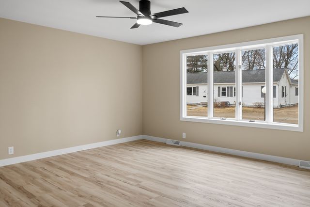 316 8th Avenue, Camanche, IA 52730