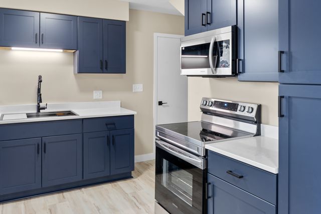 316 8th Avenue, Camanche, IA 52730