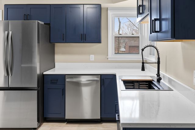 316 8th Avenue, Camanche, IA 52730