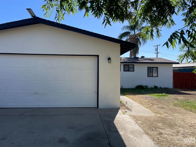 604 Teakwood Drive, Bakersfield, CA 93308