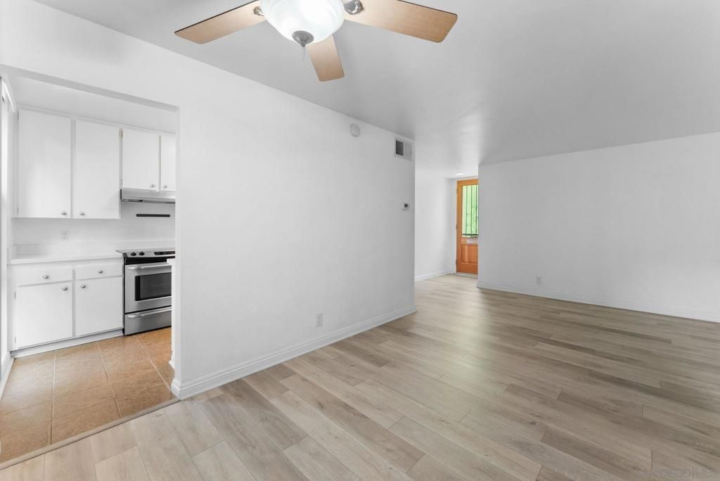 Image 9 of property listing at 4843 Collwood Blvd B, San Diego, CA 92115