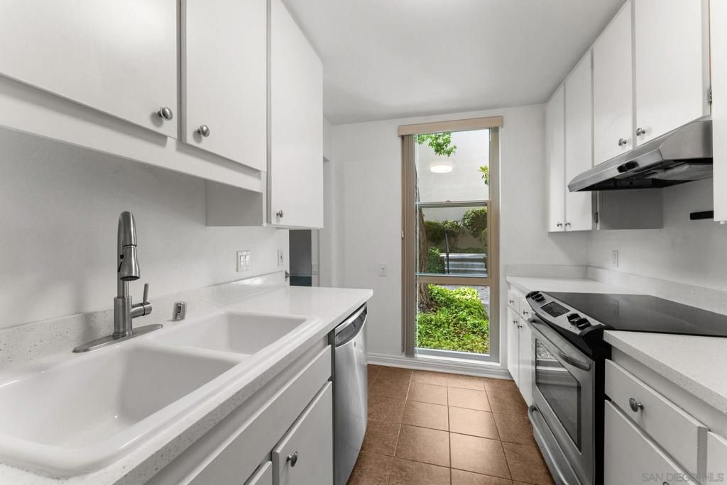Image 10 of property listing at 4843 Collwood Blvd B, San Diego, CA 92115