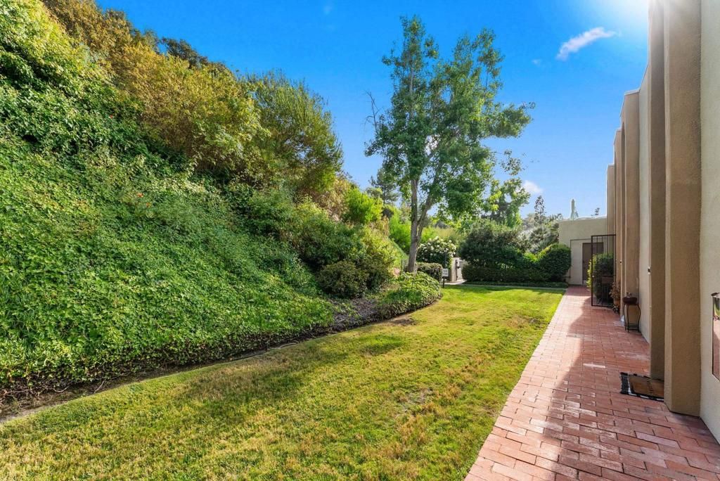 Image 18 of property listing at 4843 Collwood Blvd B, San Diego, CA 92115