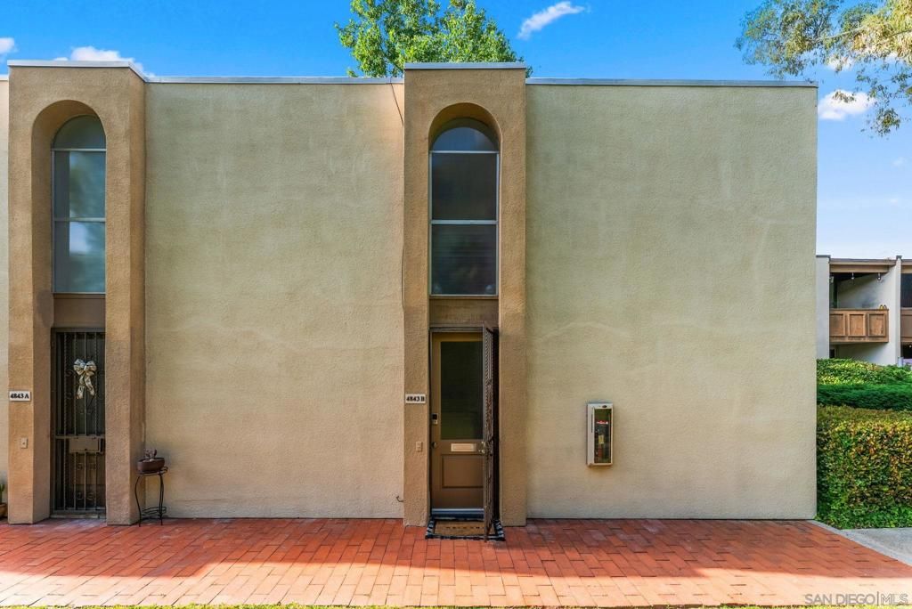 Image 4 of property listing at 4843 Collwood Blvd B, San Diego, CA 92115