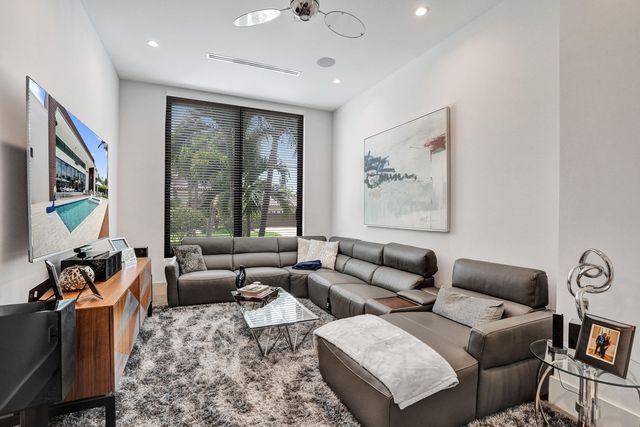 2816 NE 38th Street, Fort Lauderdale, FL 33308