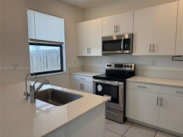 28717 SW 132nd Pl, Homestead, FL 33033