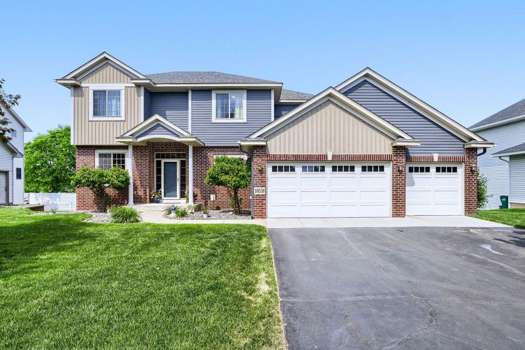 10538 Scott Avenue N, Brooklyn Park, MN 55443
