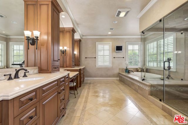 9355 Kirkside Road, Los Angeles, CA 90035