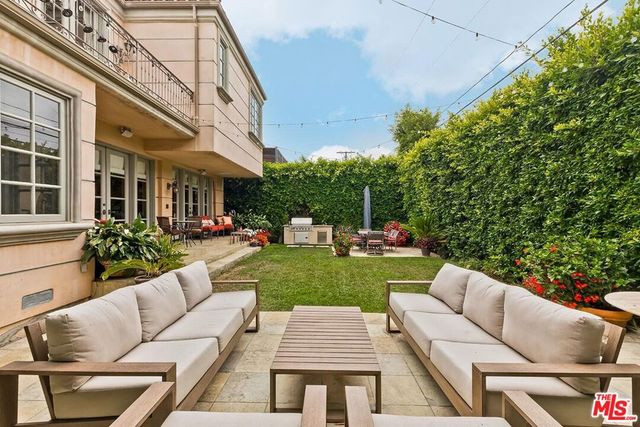 9355 Kirkside Road, Los Angeles, CA 90035
