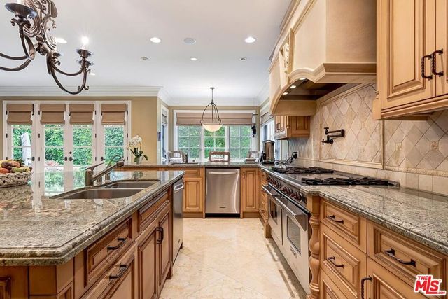 9355 Kirkside Road, Los Angeles, CA 90035