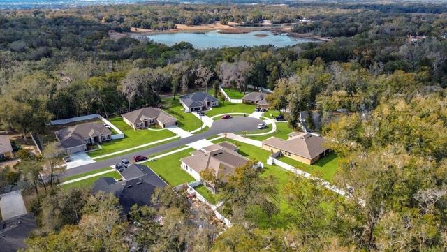 904 PASO ALLEY, Fruitland Park, FL 34731