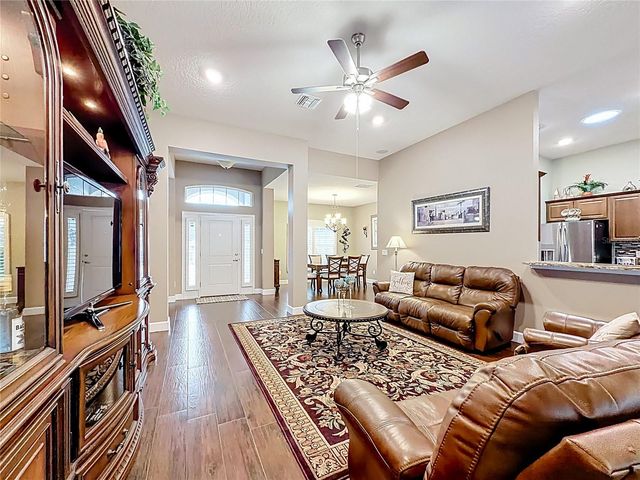 904 PASO ALLEY, Fruitland Park, FL 34731