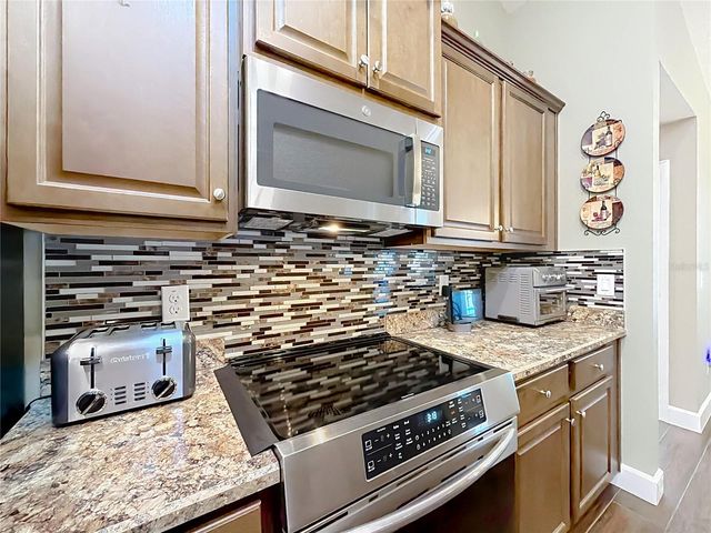 904 PASO ALLEY, Fruitland Park, FL 34731