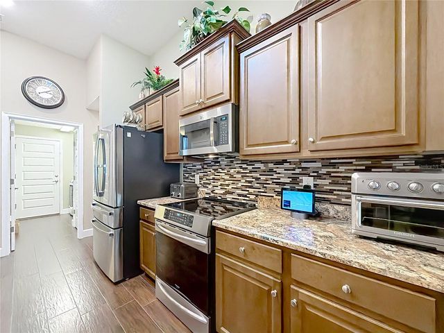 904 PASO ALLEY, Fruitland Park, FL 34731