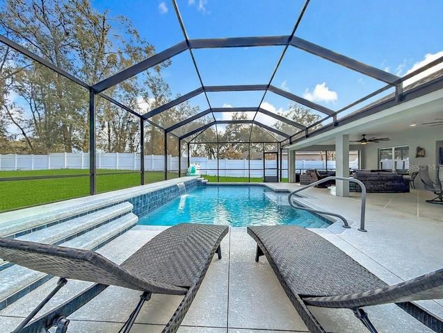 904 PASO ALLEY, Fruitland Park, FL 34731