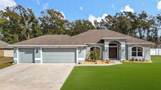 904 PASO ALLEY, Fruitland Park, FL 34731