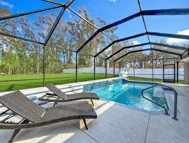 904 PASO ALLEY, Fruitland Park, FL 34731