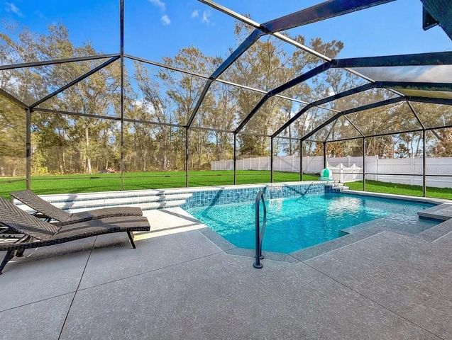 904 PASO ALLEY, Fruitland Park, FL 34731