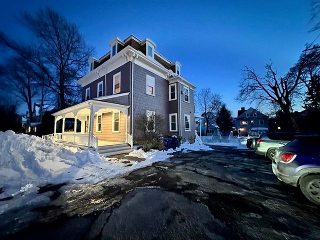 440 Newtonville Ave 4, Newton, MA 02460