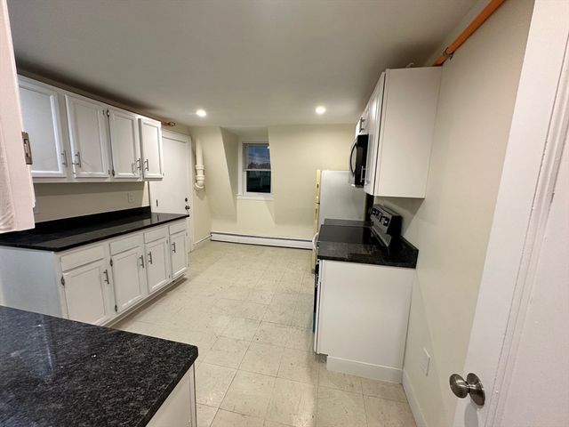 440 Newtonville Ave 4, Newton, MA 02460