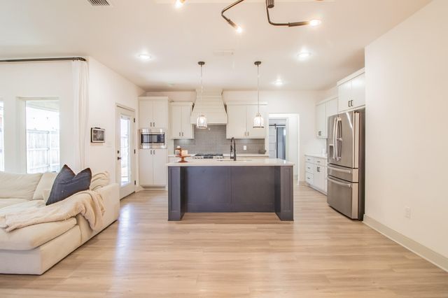 6910 18th Street, Lubbock, TX 79407