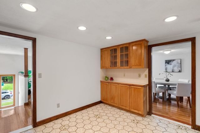33 Heather Drive, Norwood, MA 02062