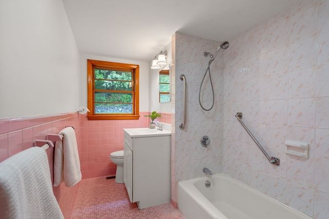 33 Heather Drive, Norwood, MA 02062